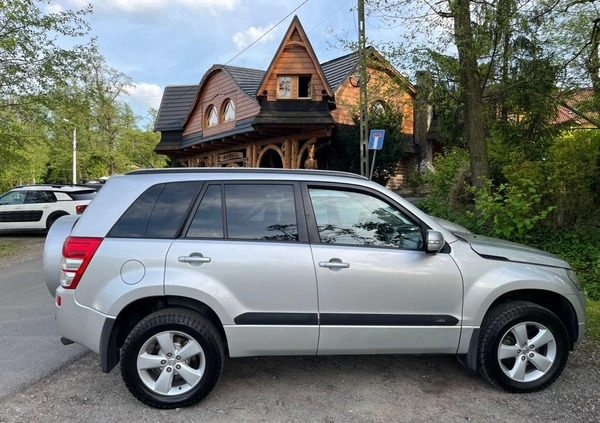 Suzuki Grand Vitara cena 40000 przebieg: 166000, rok produkcji 2009 z Biała małe 379